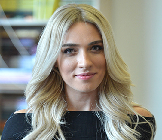 Foto - Ünlü sunucu Cansu Canan Özgen'e büyük şok! Komşuları ihbar etti