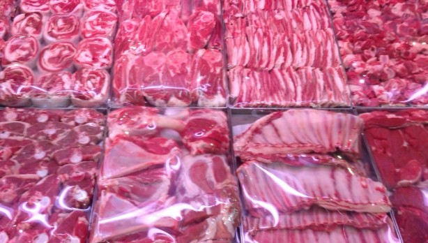 Foto - Ünlü süpermarketten Müslümanlara büyük terbiyesizlik! Et reyonunda alçak bir uygulama başlattılar