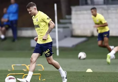 Foto - Ünlü takımın Ocak'ta göreceği futbolcuyu açıkladı! Fred'in yanına geliyor, İsmail Kartal aradığı yıldızı buldu