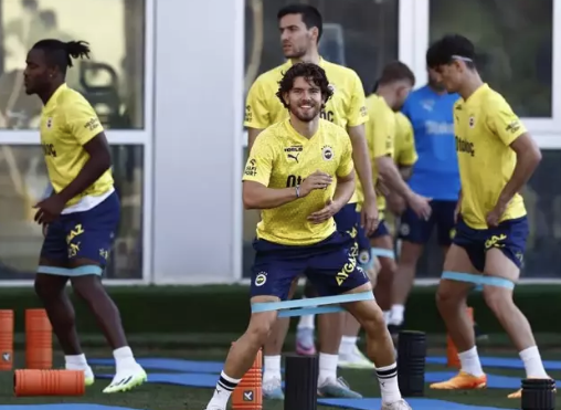 Foto - Ünlü takımın Ocak'ta göreceği futbolcuyu açıkladı! Fred'in yanına geliyor, İsmail Kartal aradığı yıldızı buldu