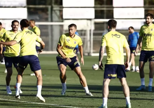 Foto - Ünlü takımın Ocak'ta göreceği futbolcuyu açıkladı! Fred'in yanına geliyor, İsmail Kartal aradığı yıldızı buldu