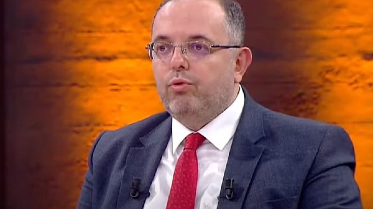 Foto - Ünlü tarihçi Erhan Afyoncu’dan acı itiraf: Artık Türkiye'de bir işe yaramıyor