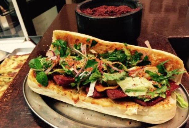 Foto - Ünlü Türk dönercisinde hamam böceği ve fare dışkısı tespit edildi! Restoran kapatıldı