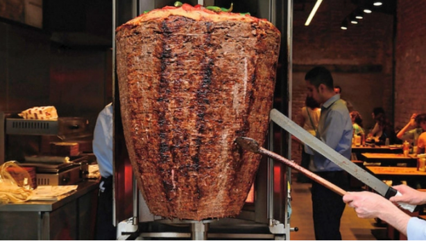 Foto - Ünlü Türk dönercisinde hamam böceği ve fare dışkısı tespit edildi! Restoran kapatıldı