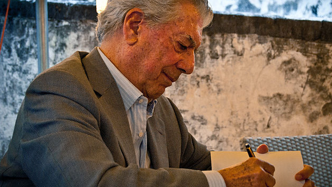 Foto - Ünlü yazar hayatını kaybetti! Vasiyeti gereği tören düzenlenmeyecek, naaşı yakılacak