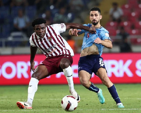 Foto - Ünlü yıldız adayı için karar verildi: Düğmeye bastı ve kriterlerine uyan ismi geri getiriyor!