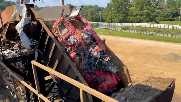Foto - Ünlü YouTuber bunu da yaptı... Mercedes AMG G-63 G-Wagon dayanıklılık testinden çıkamadı! Geriye ise bu video kaldı