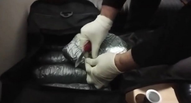 Foto - Ünlülere uyuşturucu satan iki şüpheli yakalandı! Birinin kimliği ağızları bir karış açık bıraktı! "Yok artık" diyeceksiniz