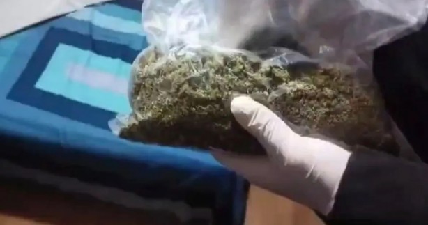 Foto - Ünlülere uyuşturucu satan iki şüpheli yakalandı! Birinin kimliği ağızları bir karış açık bıraktı! "Yok artık" diyeceksiniz