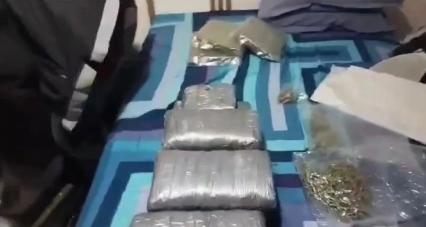 Foto - Ünlülere uyuşturucu satan iki şüpheli yakalandı! Birinin kimliği ağızları bir karış açık bıraktı! "Yok artık" diyeceksiniz