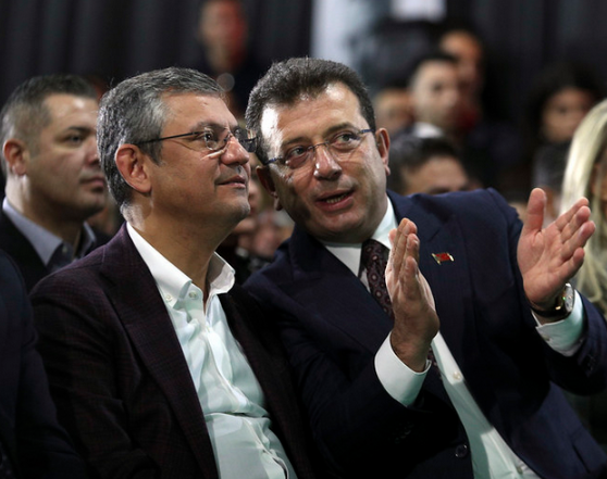 Unutma Türkiye unutma bunları! Rüşvetçi ve hırsızlara destek veren sanatçıların(!) tam listesi