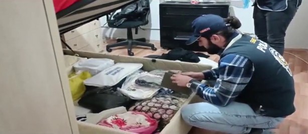 Foto - Unutmayın kelin ilacı olsa kendi başına sürer! Yeni 1 ver 5 al vurgunu