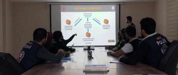 Foto - Unutmayın kelin ilacı olsa kendi başına sürer! Yeni 1 ver 5 al vurgunu