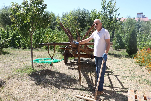Foto - Unutulmaya yüz tutan aracı dekor yaptı