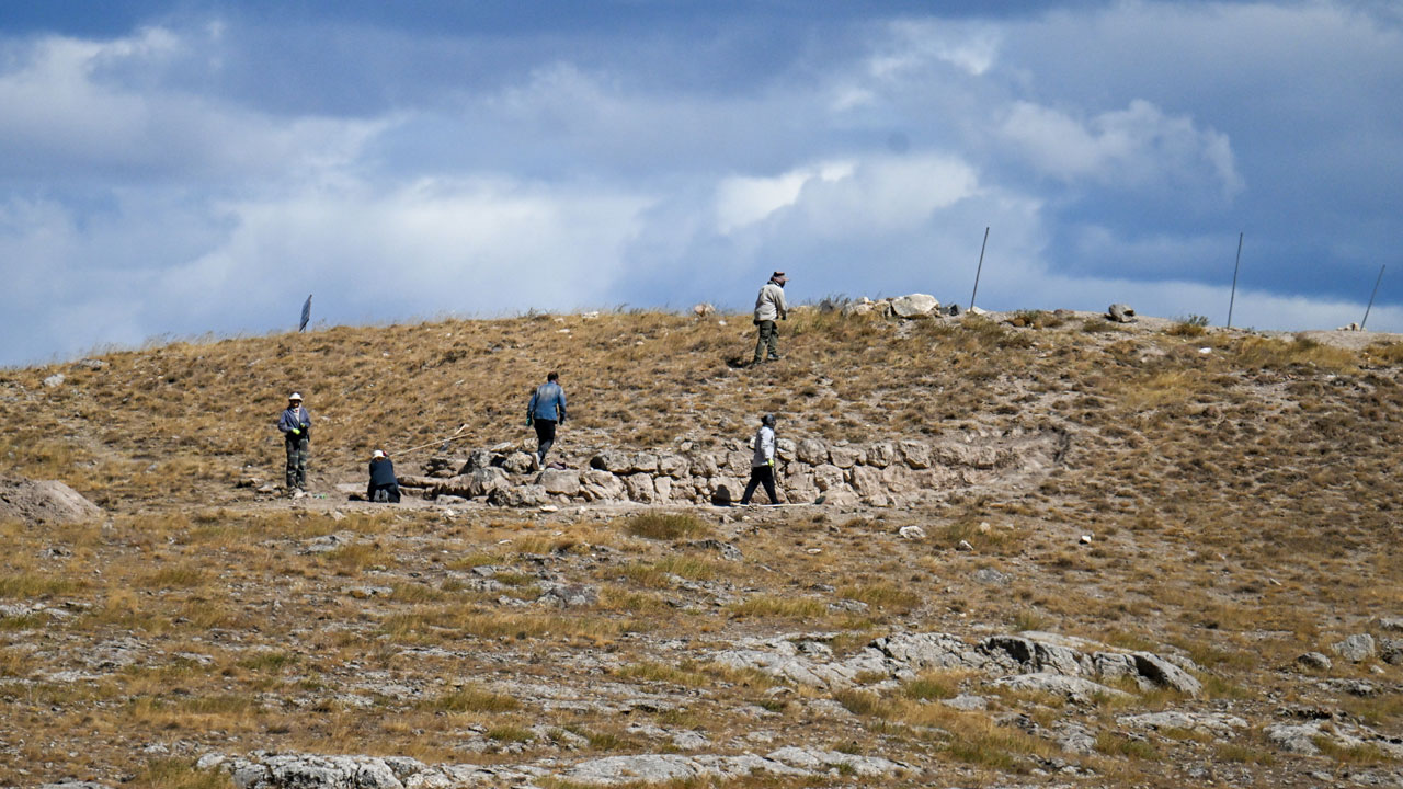 Foto - Urartuların gizemli kalesi yeniden gün yüzüne çıkıyor! Garibin Tepe’de yeni surlar bulundu