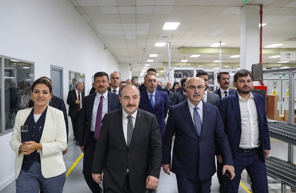 Foto - Üretimin tamamı ihracata gidiyor! Bakan Mustafa Varank bizzat inceledi