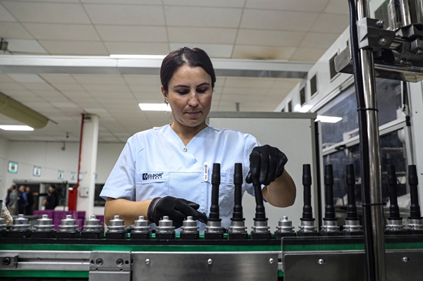 Foto - Üretimin tamamı ihracata gidiyor! Bakan Mustafa Varank bizzat inceledi