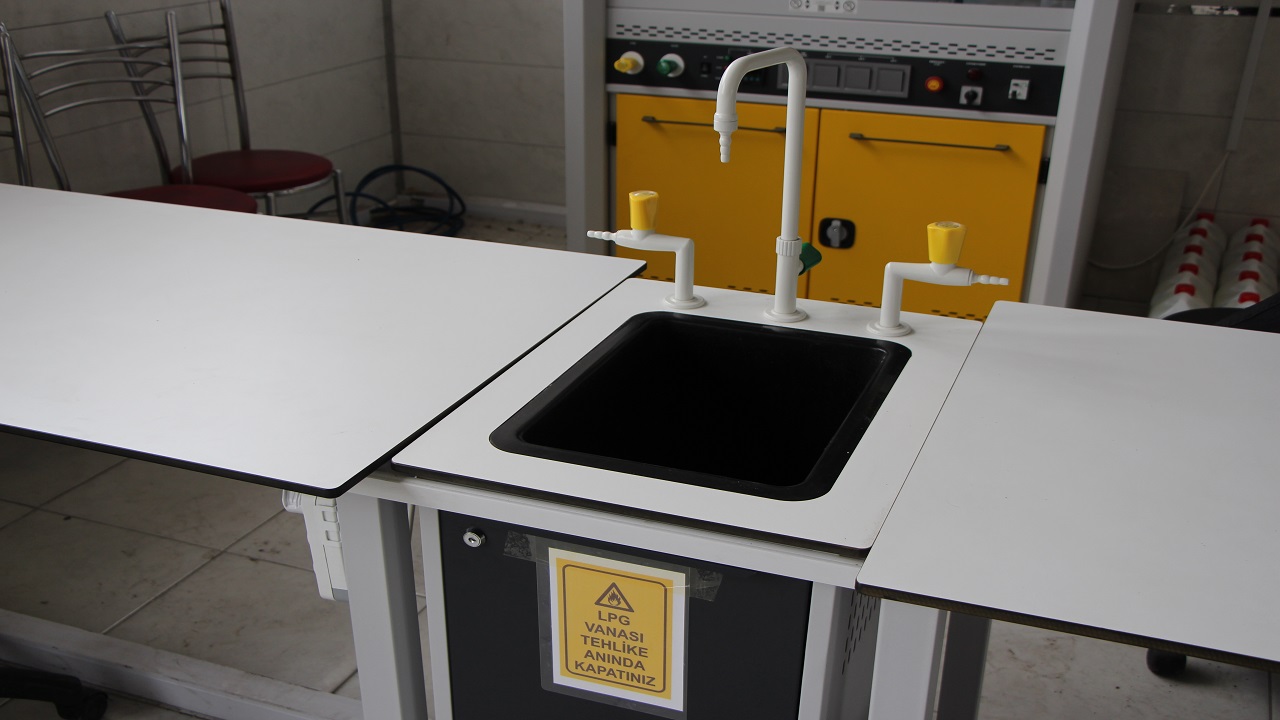 Foto - Üretip kazanıyorlar! Fabrika gibi okul