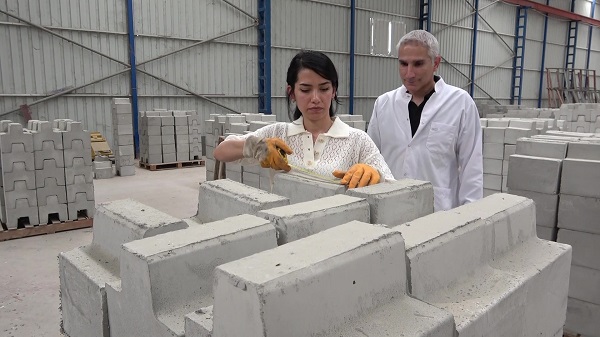 Foto - Ürettiği betona Avrupa'dan talip var! Çocuklarına oyuncak alırken aklına geldi