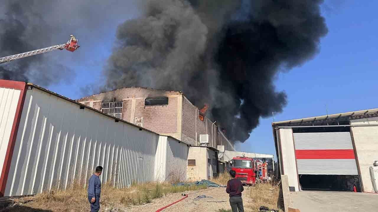 Foto - Uşak Organize Sanayi Bölgesi’nde korkutan yangın