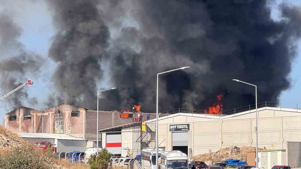 Foto - Uşak Organize Sanayi Bölgesi’nde korkutan yangın