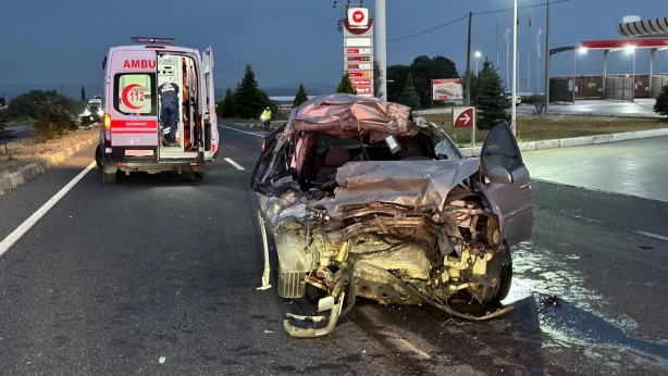 Foto - Uşak'ta otomobil kamyona arkadan çarptı: 1 ölü