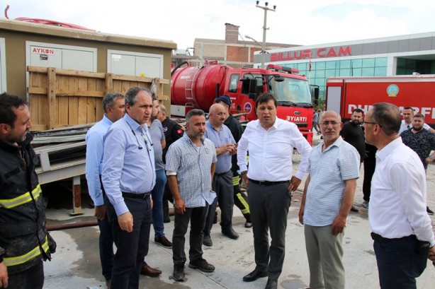 Foto - Uşak'ta tekstil fabrikasında yangın!