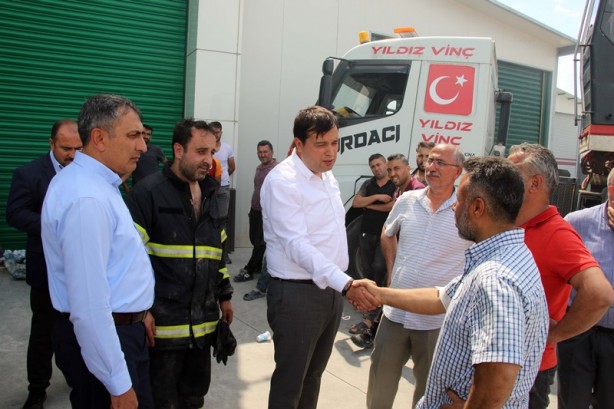 Foto - Uşak'ta tekstil fabrikasında yangın!