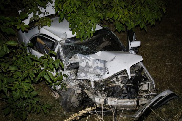 Foto - Uşak'taki kazada 13 kişi yaralandı