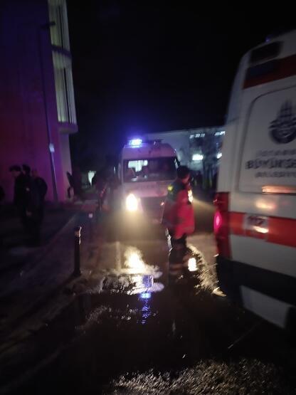 Üsküdar'da hastanede yangın çıktı! Hastaların tahliyesi sürüyor