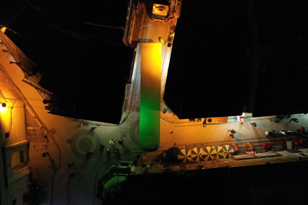 Foto - Üsküdar'da yabancı plakalı tır sokak arasında sıkıştı!