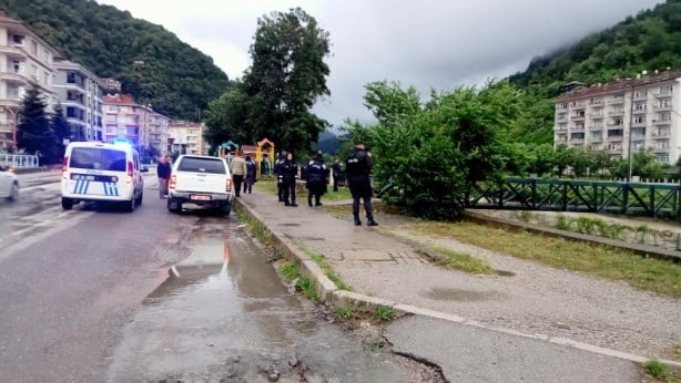 Foto - Üst katlara çıkın uyarısı! Bir şehri sel korkusu sardı
