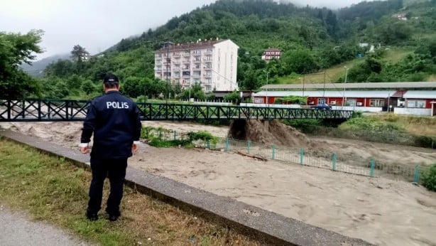 Foto - Üst katlara çıkın uyarısı! Bir şehri sel korkusu sardı