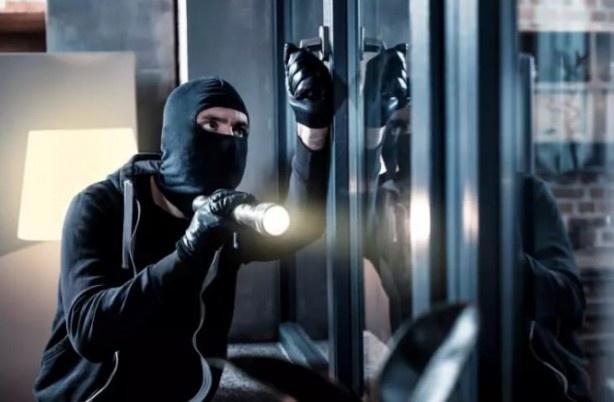 Foto - Usta hırsızdan taktikler: Ev güvenliğinde yapılan hataları sıraladı!