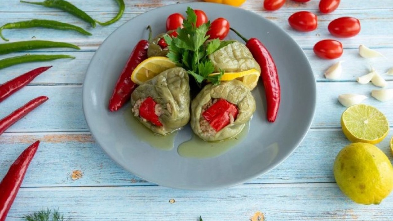 Foto - Usta şefler sırrı açıkladı! İşte parmak ısırtan biber dolmasının tarifi