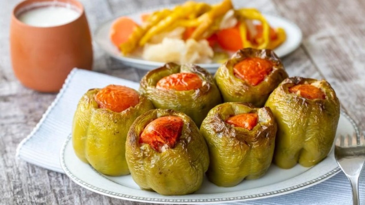Foto - Usta şefler sırrı açıkladı! İşte parmak ısırtan biber dolmasının tarifi