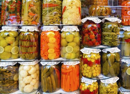 Foto - Üstü beyazlayan turşu yenir mi, sağlığa zararlı mı?