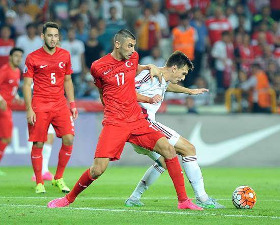 Foto - 'Üstümü başımı yırtar giderim'