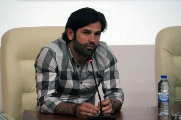 'Üstümü başımı yırtar giderim'