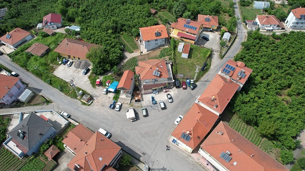 Foto - Üstüne para da kazanıyorlar | Sanki ev değil elektrik santrali 