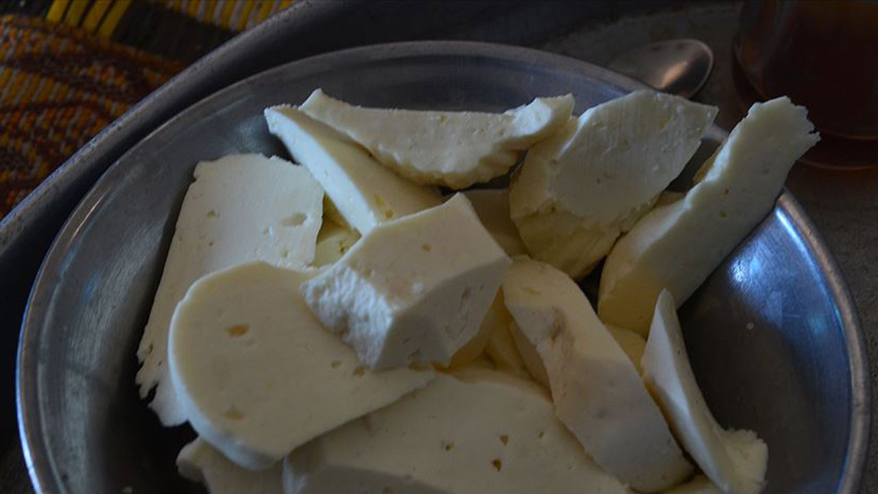 Foto - Usulsüzlük yaptıkları ortaya çıktı! Peynir alırken bu markalara dikkat