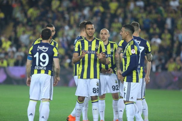 Foto - Utanç verici görüntüler... Futbol rezaleti...