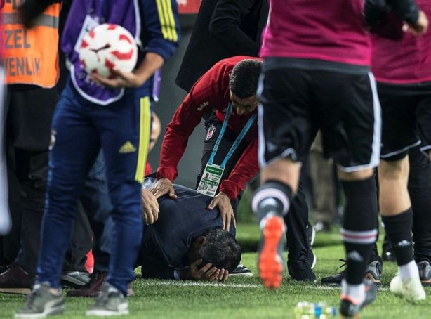 Foto - Utanç verici görüntüler... Futbol rezaleti...