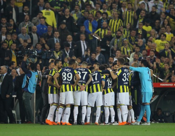 Foto - Utanç verici görüntüler... Futbol rezaleti...