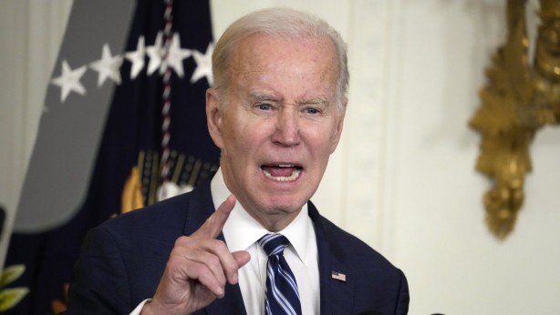 Foto - Utanmadan, sıkılmadan insanların gözünün içine baka baka yalan söylüyor! Senin hiç mi yüzün kızarmıyor be adam