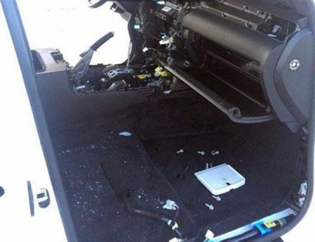 Foto - Uyandığında arabasını bomboş buldu!