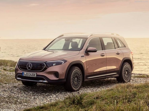 Foto - Uyanık Alman'dan elektrikli araç hamlesi! EQB'yi tanıttılar