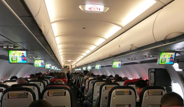 Foto - Uyanıklar ülkesi! Üstüne çay dökülen yolcudan, havayolu firmasına rekor dava!