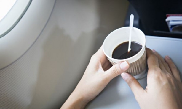 Foto - Uyanıklar ülkesi! Üstüne çay dökülen yolcudan, havayolu firmasına rekor dava!