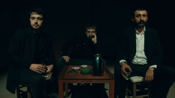 Foto - Uyanış: Büyük Selçuklu fişini çekti! 'Lanet dizi' Çukur'da beklenen son